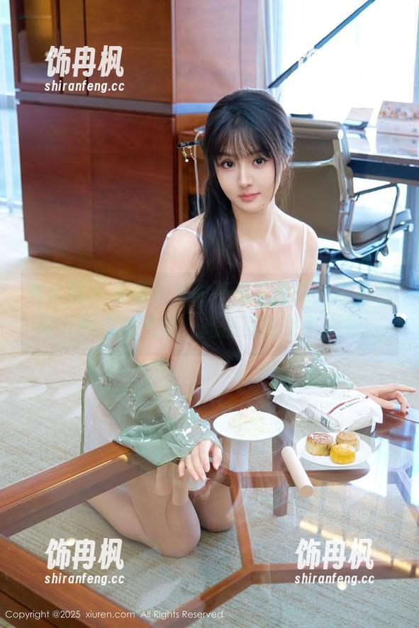 秀人网 - 吊带带来的不仅是清凉，还有月酱儿的无敌气场，高清图片关乎人生。