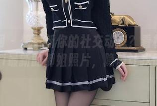秀人网 – 想更新你的社交动态？看林文文yooki最新的御姐照片，隐隐让我懵了！