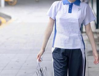 秀人网 – 王曼柔vs.书本——图片合集，学姐也没想那么简单吧