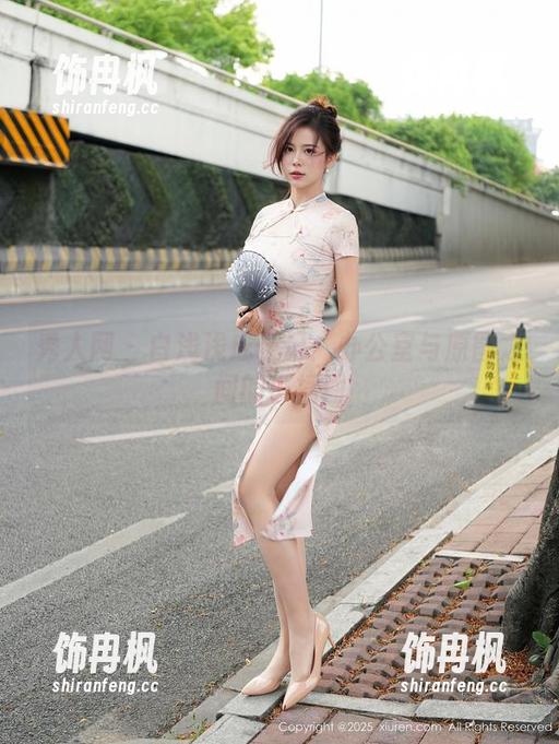 秀人网 - 白浅浅成长记：办公室与原图之间的小插曲