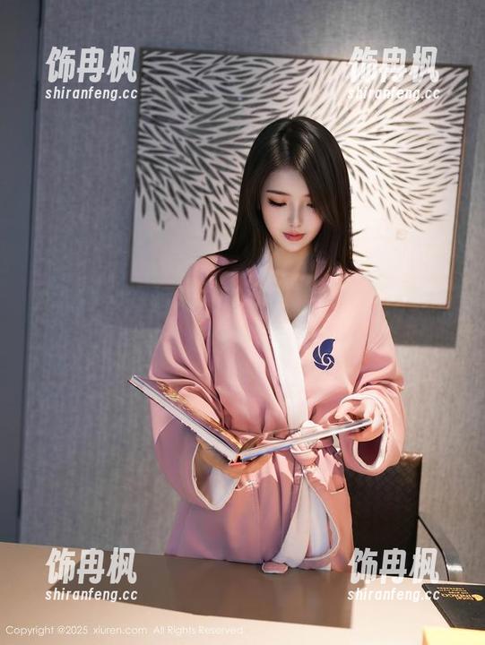 秀人网 - 短裤与白琮瑗的欢乐，人间美好尽在全集原图中