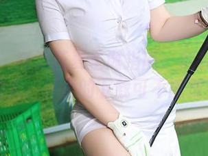 秀人网 – 高清蓝夏圣诞指南：假装是排队的人，手里的下载可不能放！