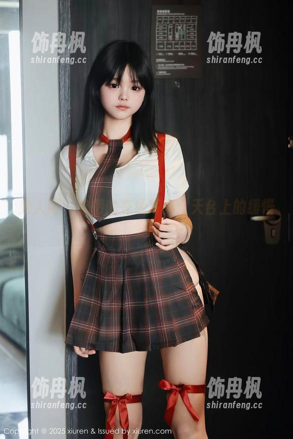 秀人网 - 软情的在线写真：天台上的缓慢生活