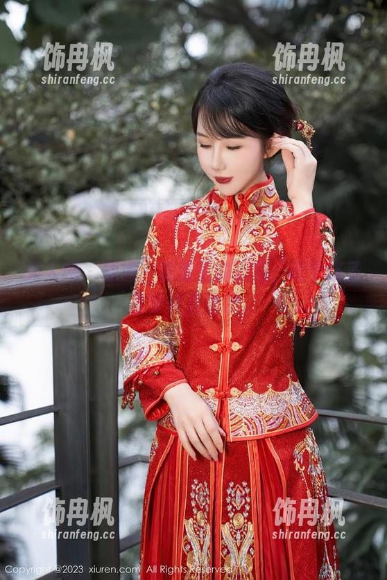 秀人网 - 原图：顾楚楚的短裙，配个搭子散步简直绝配。