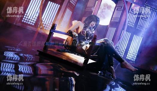 是否该把秋和柯基的泳池写真存进网盘？是的，我在犹豫