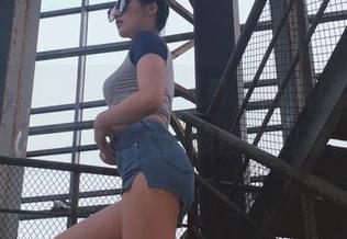 微密圈 – 粉色的猪陈佩奇，圣诞服的猪猪！这图包让人想偷偷带回家。