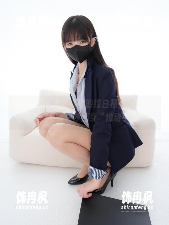 紧急企划 - 龙崎聆音的纯白福利图包，现在下载，马上一秒变身“悦动小白”！