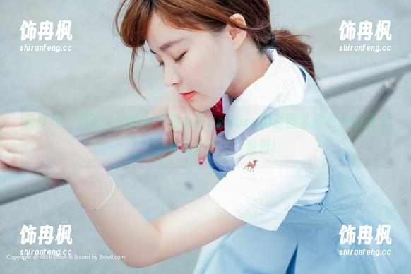 菠萝社 - 你以为的少女，猫九酱Sakura的原图私拍不小心成为了‘少女公交车上’系列！