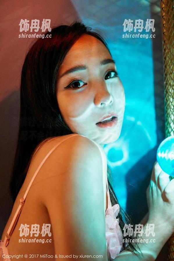 蜜桃社 - 私拍图集：结衣和蕾丝，这种搭配不会让任何人失望，至少我觉得。