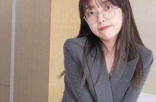袜啵啵 – 没有人告诉我，小淳和她的两双高跟鞋原图如此合拍。