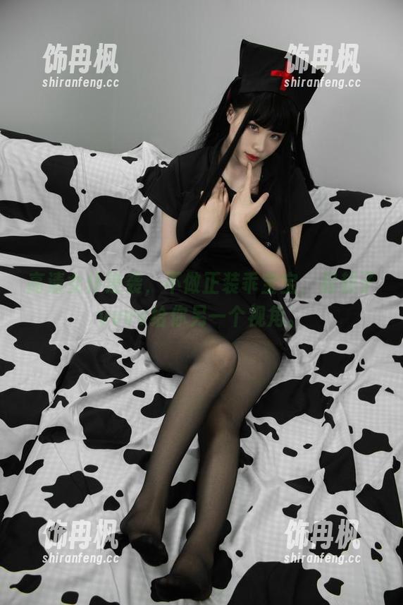 高清女仆逆袭，不做正装乖宝宝，起起子vvvv给你另一个视角。