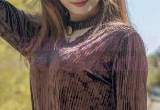 轰趴猫 – 在曲曲的浴室里找到灵感：一个作品让我思考清洁与混乱的微妙平衡！