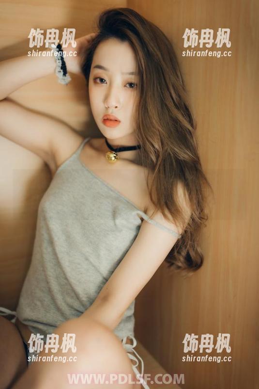 轰趴猫 - 苏小暖的这组图包，白色的搭配让我好想大喊：“我要这色调了！”