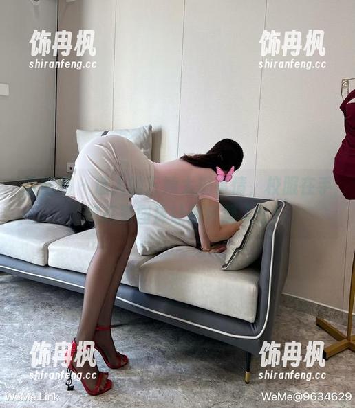微密圈 - 迷人的五姨太搞事情，校服在手，这高清图库让我怀疑人生！