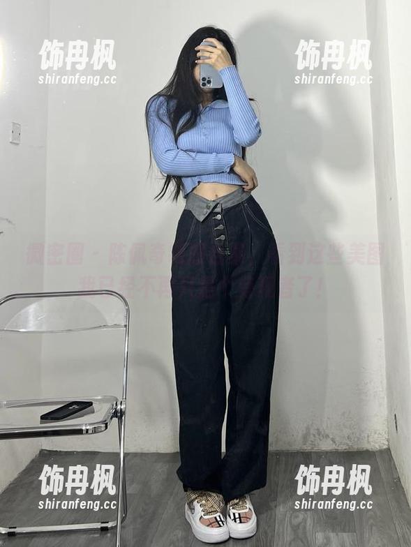 微密圈 - 陈佩奇制服合集，看到这些美图我已经不再只是个旁观者了！