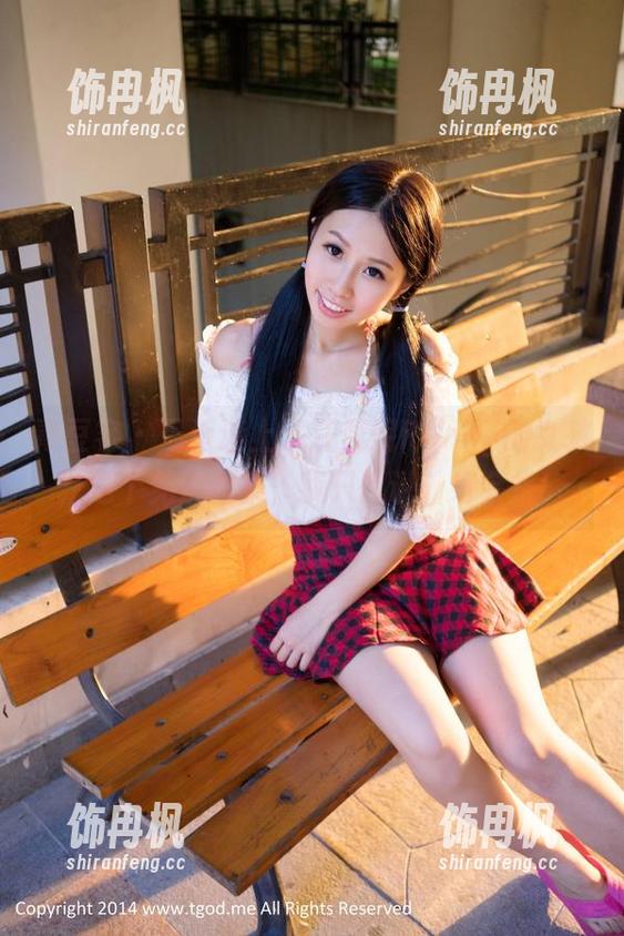 青豆客-汪佩妮Penny 青豆客 - 最近迷上了汪佩妮Penny的女孩,这个免费图集,我只想说,好会挑!
