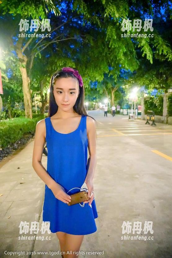 青豆客 - 厨娘琪琪qlql在线图集——一边下厨一边撩，吃饭还是看图？