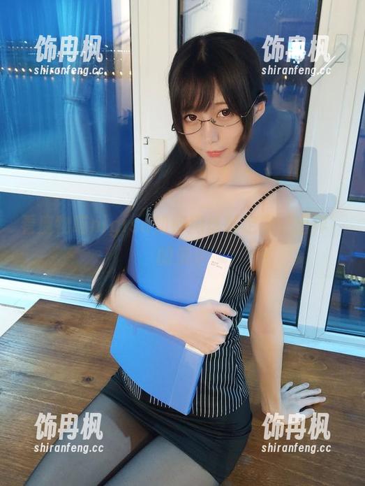 魔物喵nigisa 看魔物喵nigisa如何用丝袜定义‘出界’的美学