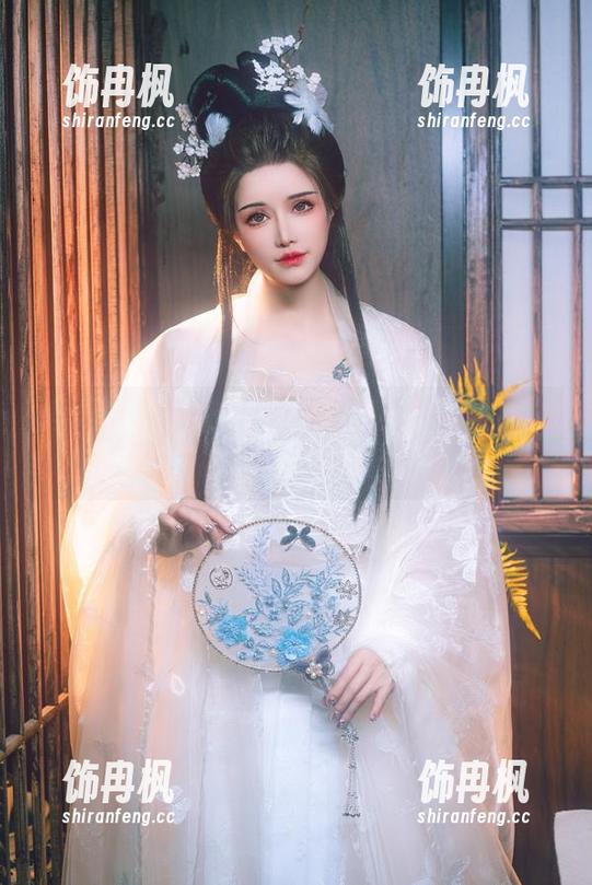 鹿八岁baby的家政服务高清大照片，谁说家务不好看？
