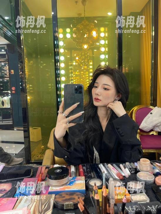 微密圈 - 网盘里的黎允熙baby写真，有时候我在想，这剧情得配什么音乐？