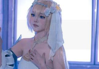 新鲜出炉！黑龙贯通红裙图集，不知怎么形容…